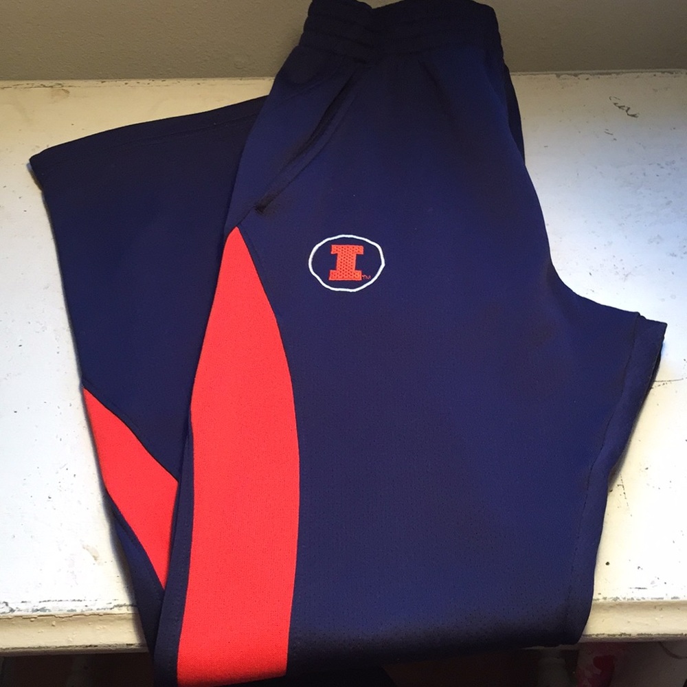 Men’s NIKE workout pants with pockets! ⚽️🏀🏉